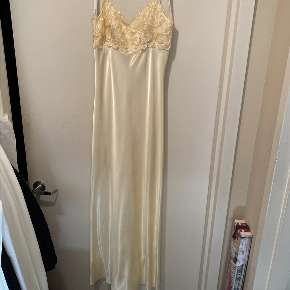 DELARU by Sheila Yen Long Yellow
Sequin Dress